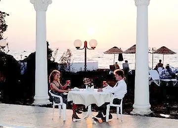 Sea Point 3*